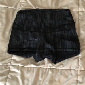Boogie shorts
